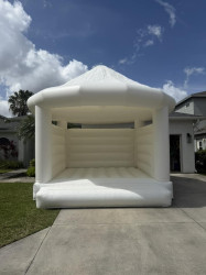 481200020 665261476020368 6215933518028550826 n 1741132023 White Bounce House