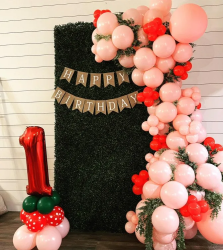 Grass Wall With Balloon Garland 4 Ft W X 8 Ft H